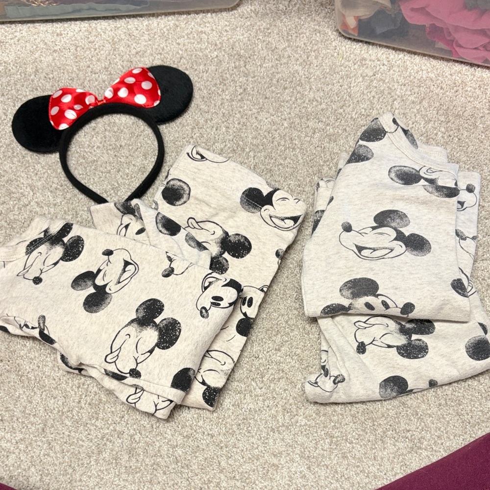 GAP Kids Mickey Mouse Pajama Set - Gray and Black